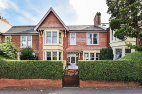Traditional 3-Bed Property in Pontcanna with Parking